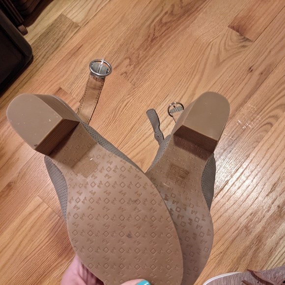 NWOT dv8 peep toe booties / sandals taupe grey brown - Picture 4 of 4